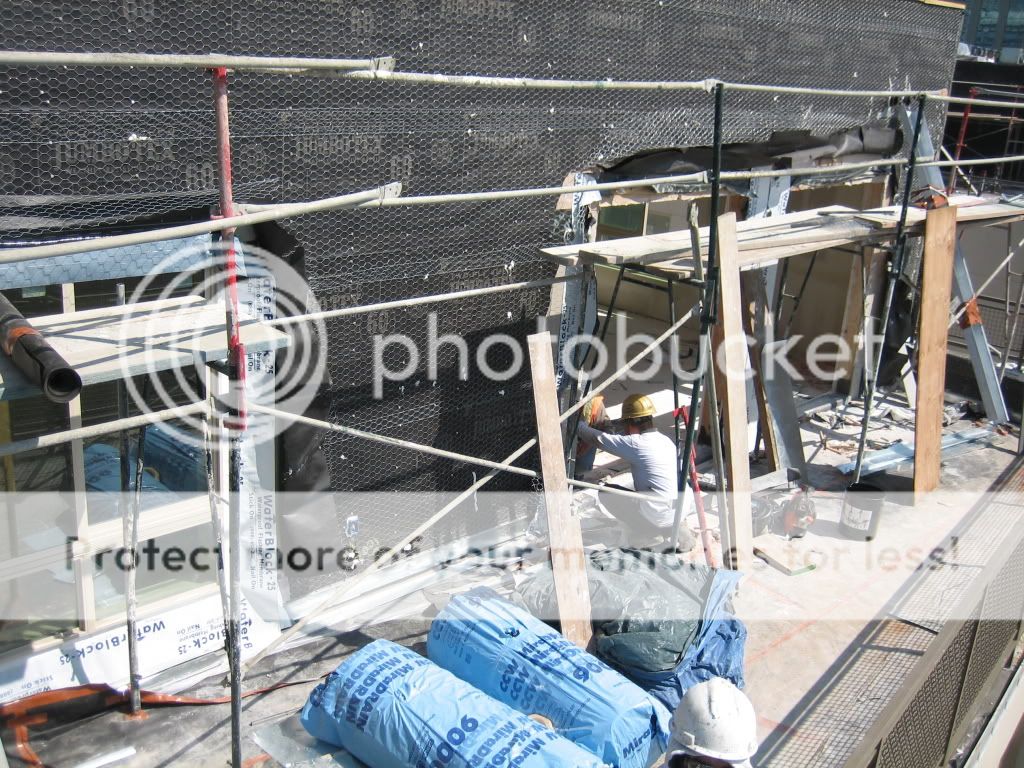 trimco remove window frames at screenig room (c) sanpedroaparments remove frames